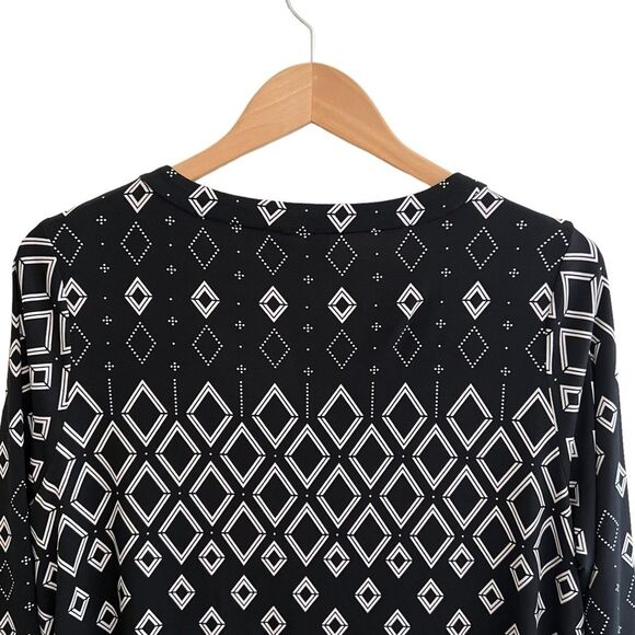 😊 3/$30 Rafaella Sz M Blouse 3/4 Length Sleeves V Neck Black with White Design - Picture 3 of 10